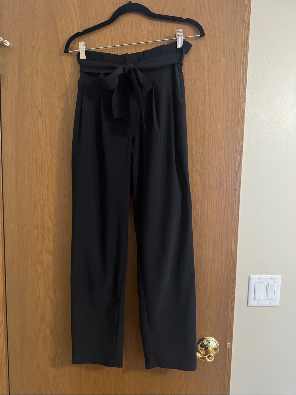 Athleta Black Skyline Pant II Size 4 High Rise Belted Paperbag Waist